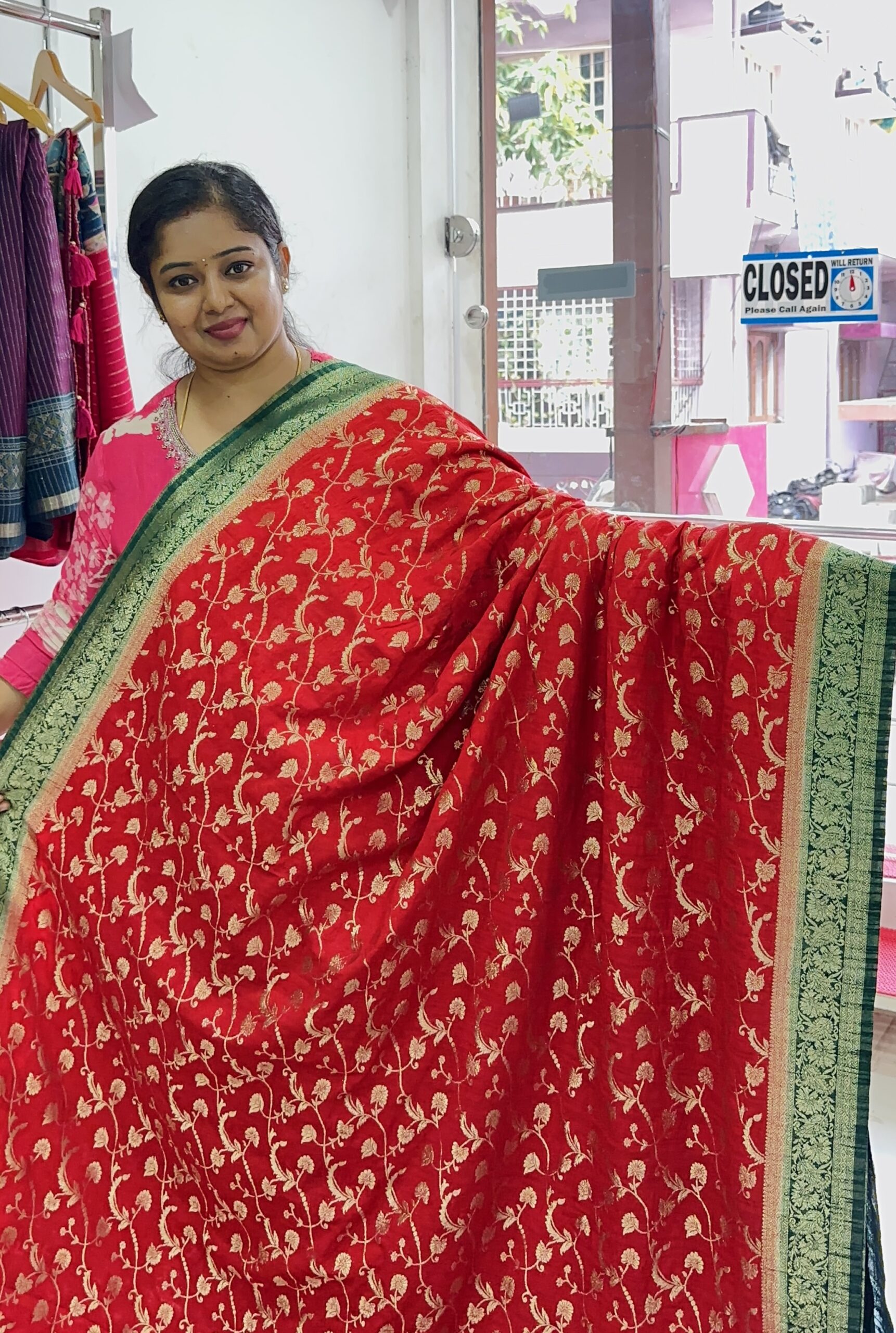 Bananas Georgette ( Red) - AS0258